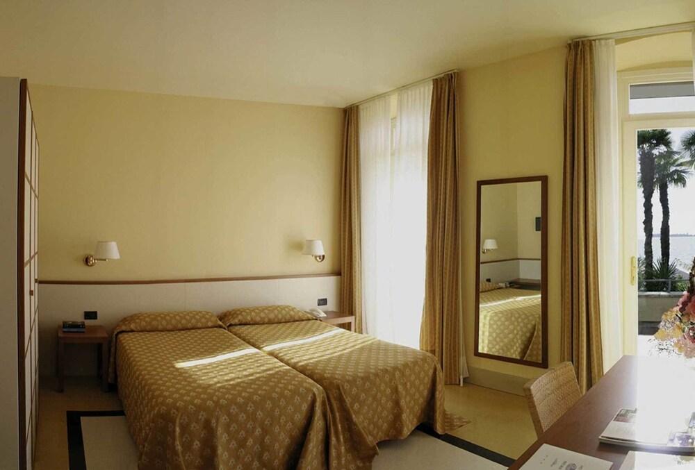 Hotel Monte Baldo E Villa Acquarone Gardone Riviera Εξωτερικό φωτογραφία