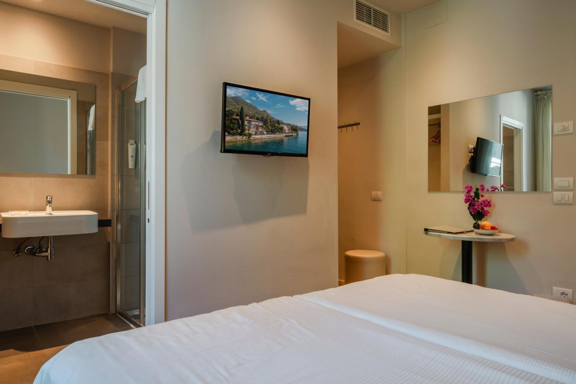 Hotel Monte Baldo E Villa Acquarone Gardone Riviera Δωμάτιο φωτογραφία