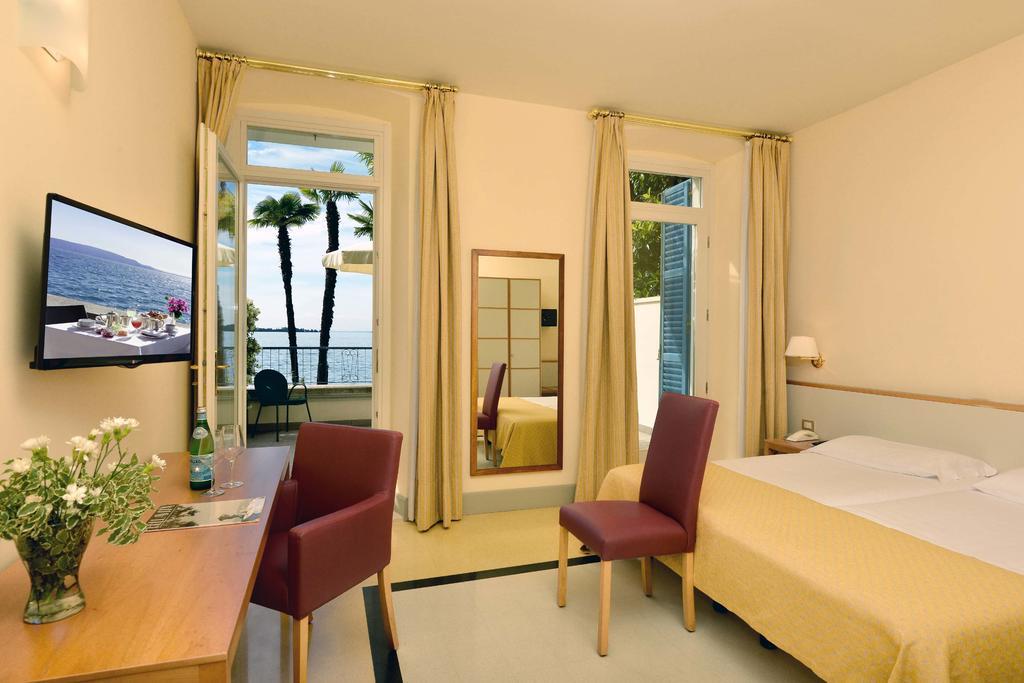 Hotel Monte Baldo E Villa Acquarone Gardone Riviera Εξωτερικό φωτογραφία